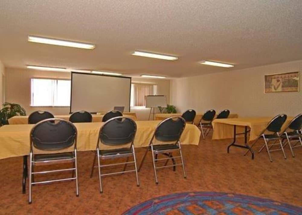 Quality Suites Albuquerque Airport photo 38