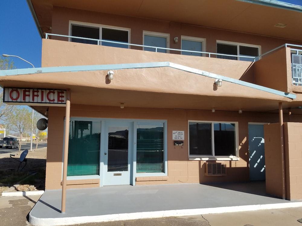 Leisure Lodge Motel photo 5