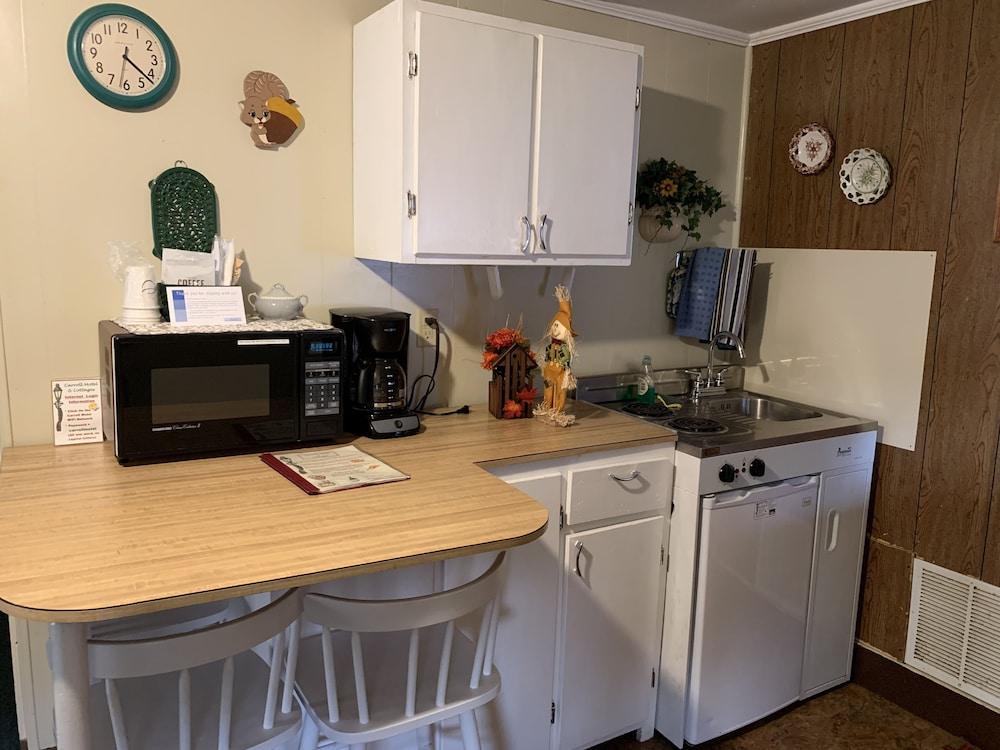 Carroll Motel & Cottages photo 32