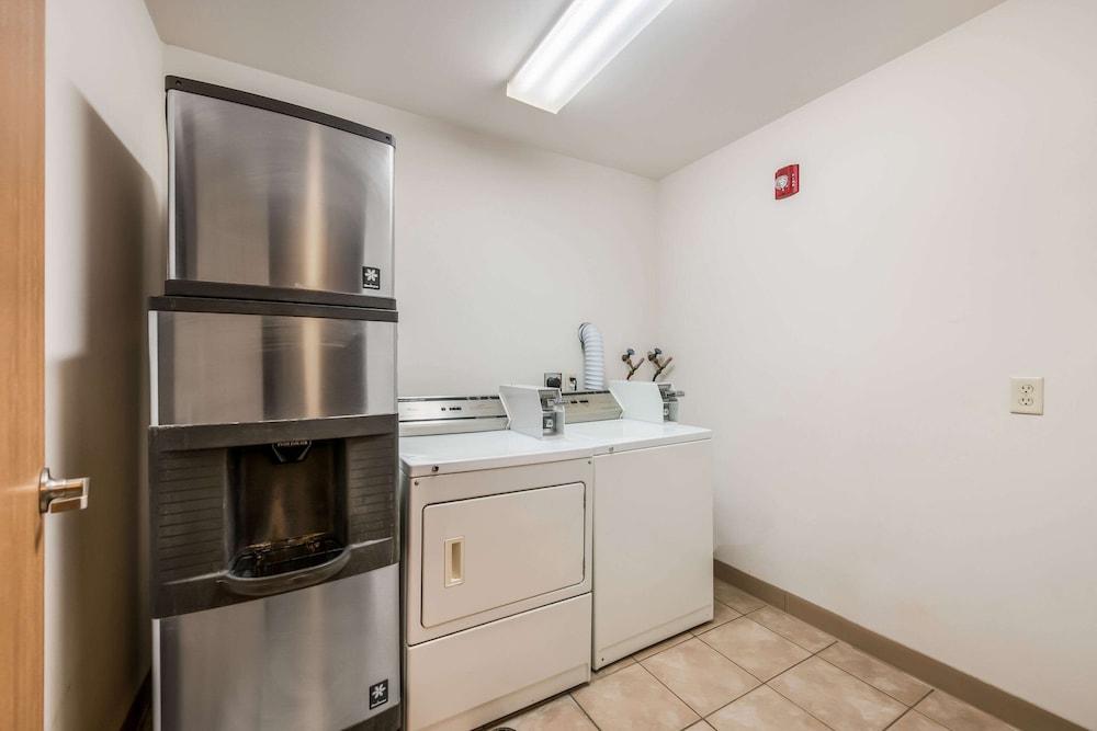 Econo Lodge Rice Lake photo 36