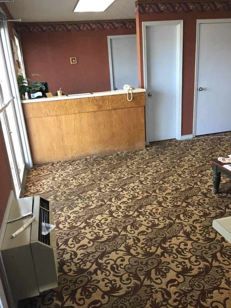 Lexington Inn photo 30