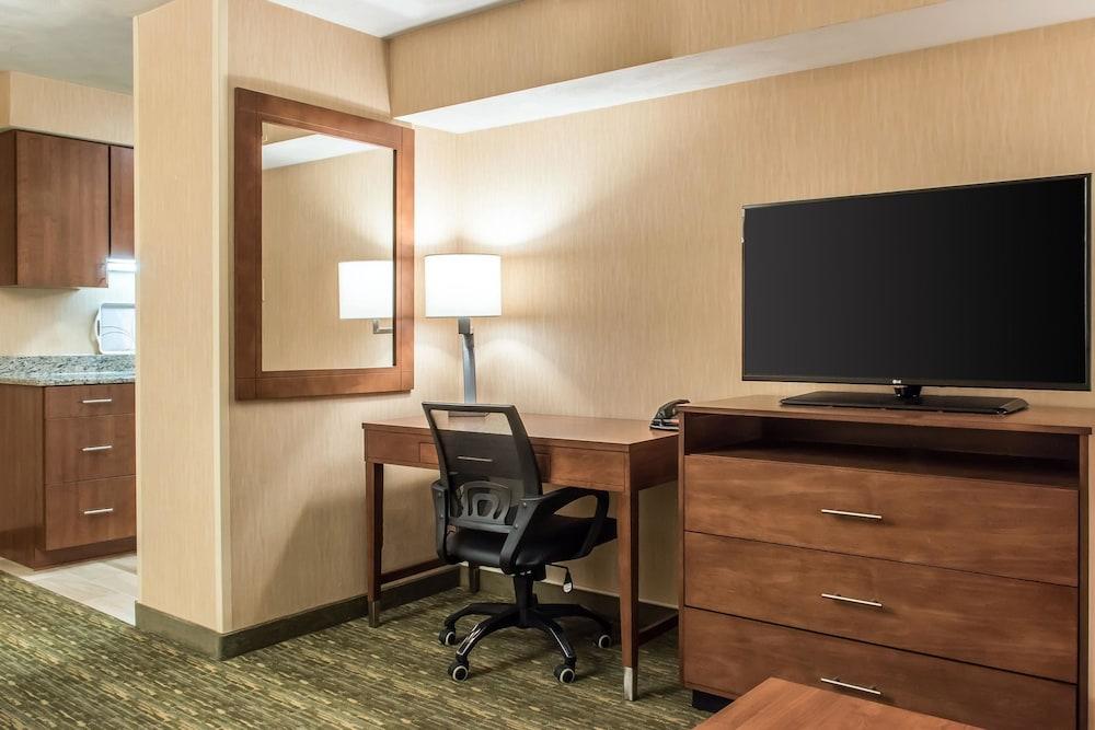 Quality Inn Bedford photo 30