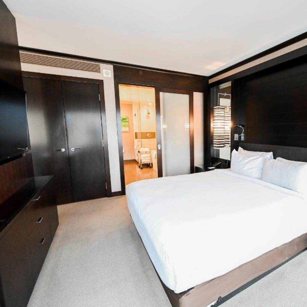 StripViewSuites at Vdara photo 11