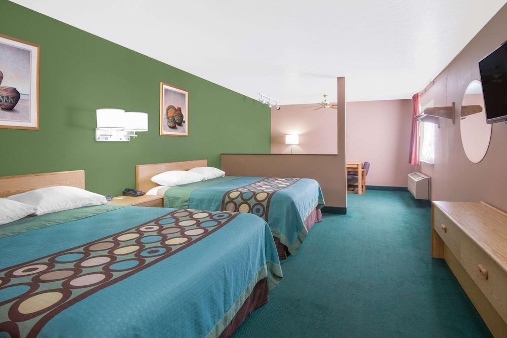 Super 8 by Wyndham Fort Sumner photo 2