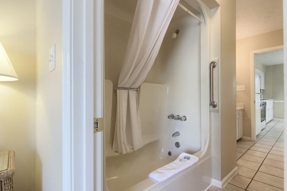 Country Club Villas photo 52