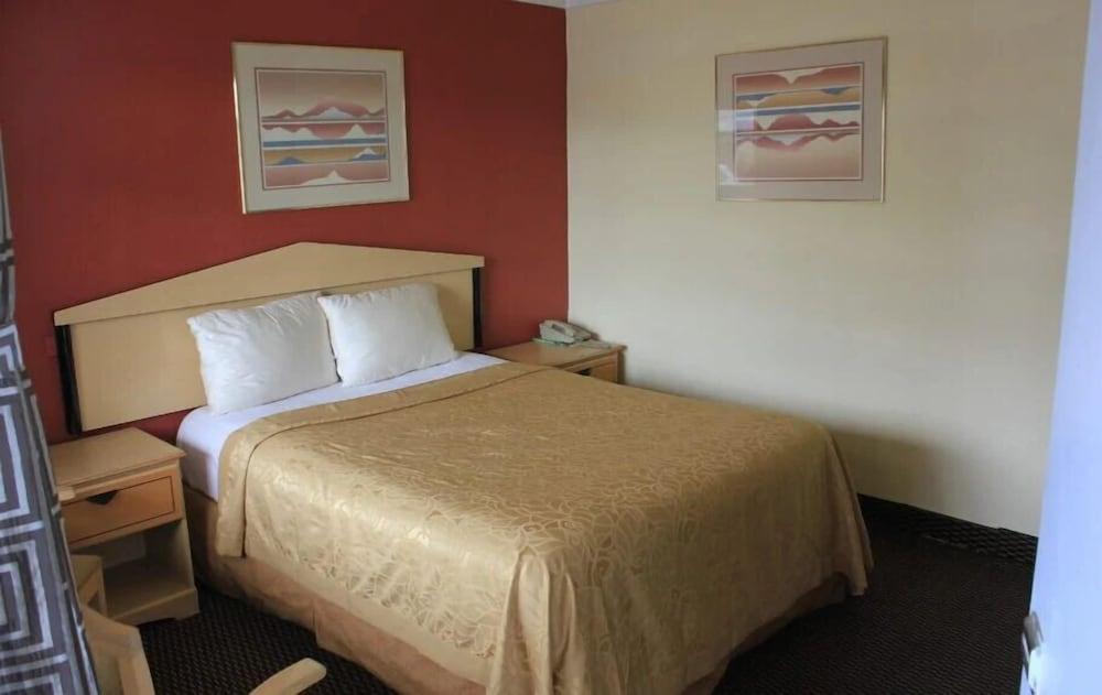 ECONOMY INN photo 21