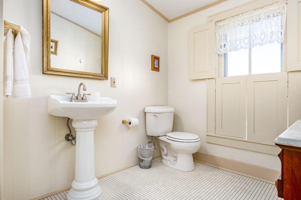 Wayside Inn photo 98