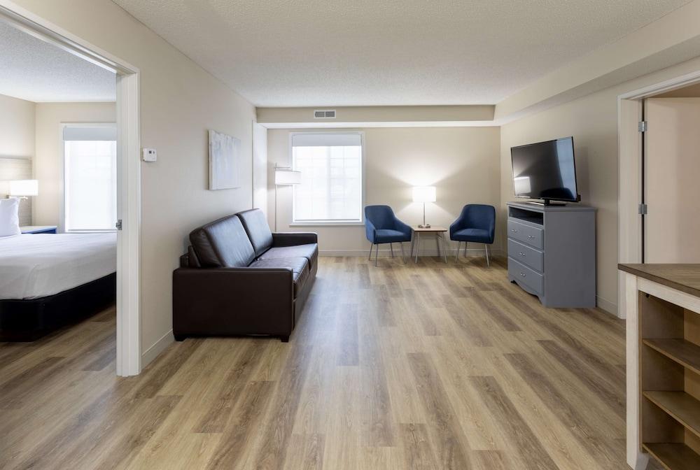 GrandStay Hotel and Conference photo 18