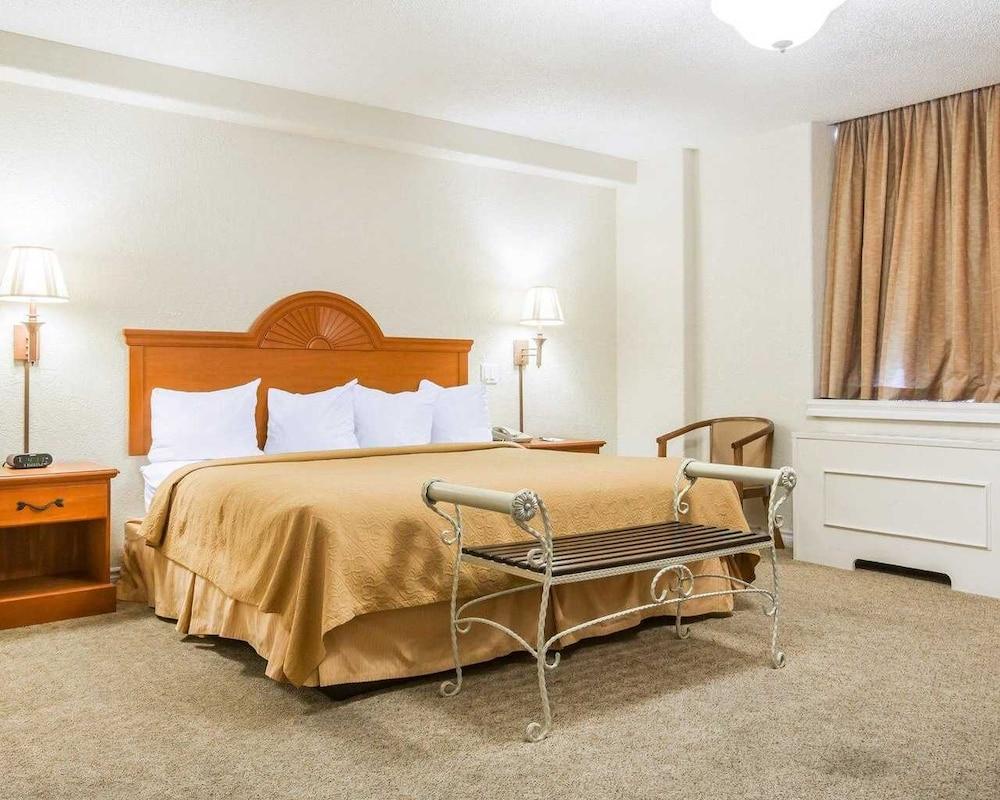 St. Lawrence Hotel — hotel in Massena