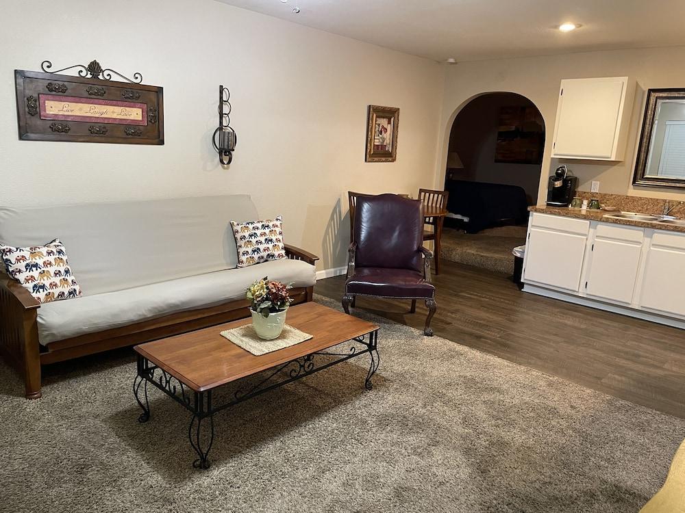 The Ranch Suites photo 35