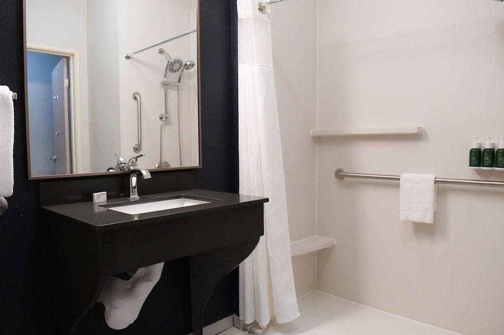 Fairfield by Marriott Mt Pleasant photo 11