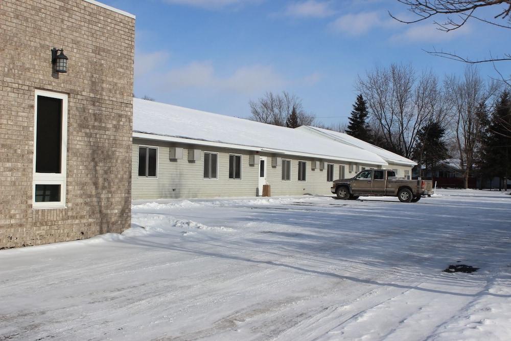 Woodlands Inn & Suites photo 18