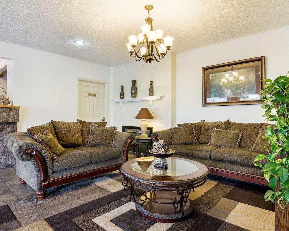 Meadow Acres Inn photo 9