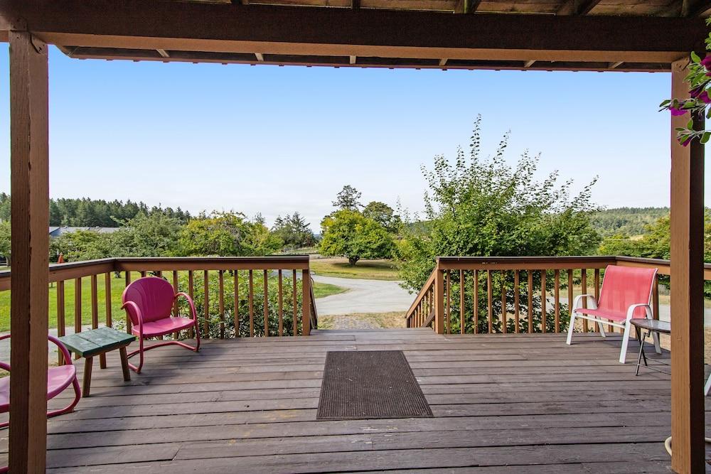 Deer Harbor Inn photo 54