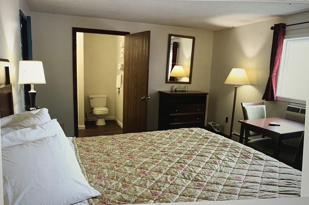 Portlodge Motel photo 10