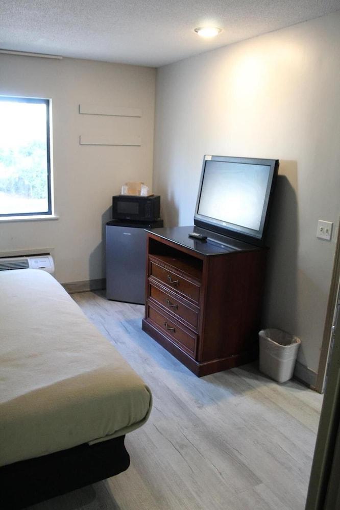 Raceway Inn photo 4
