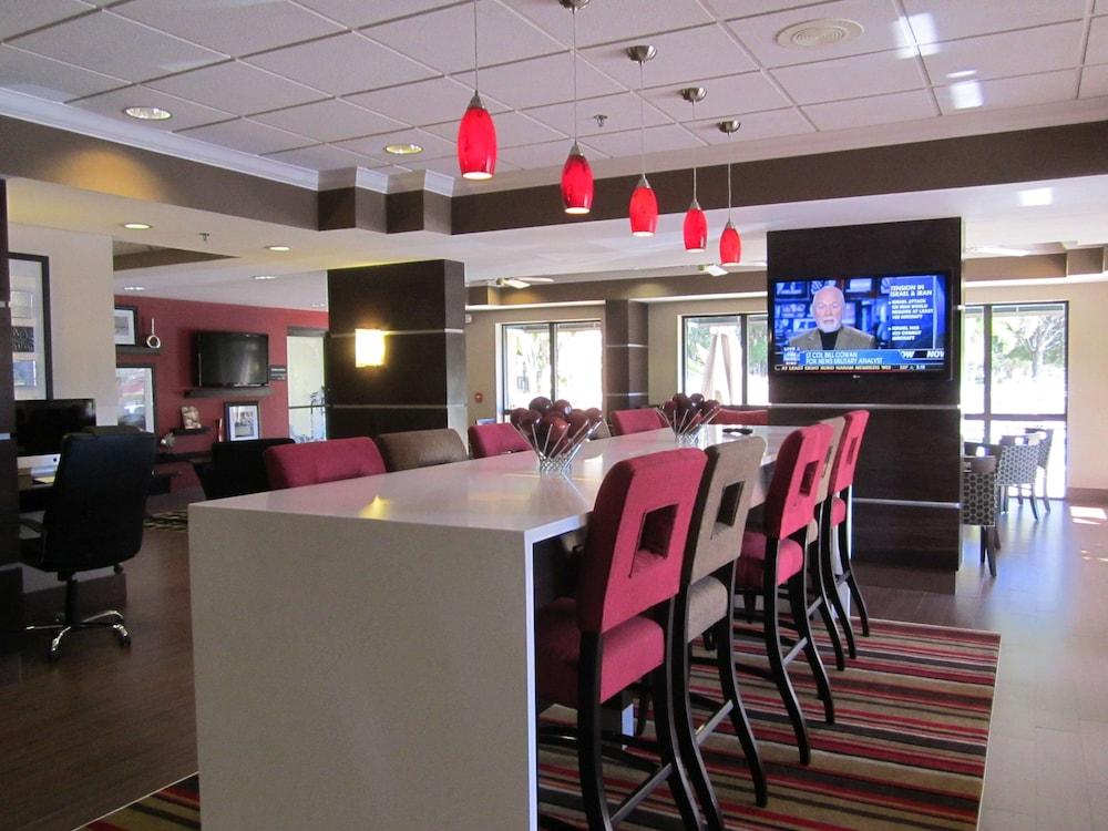 Hampton Inn Fort Myers-Airport & I-75 photo 21