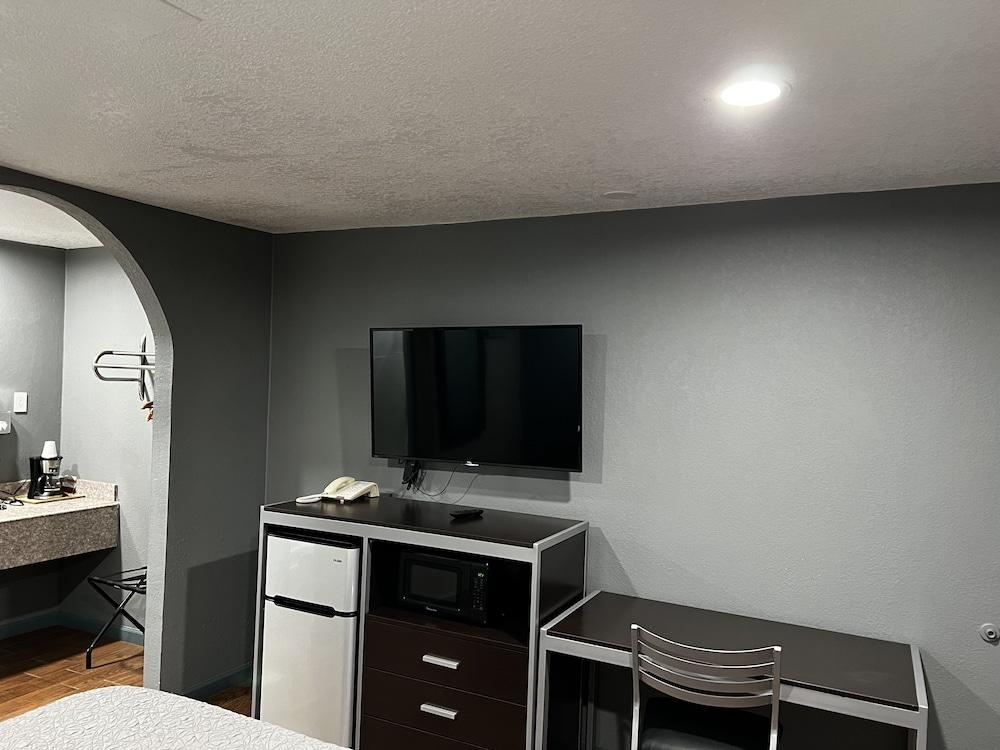 Relax Inn photo 10