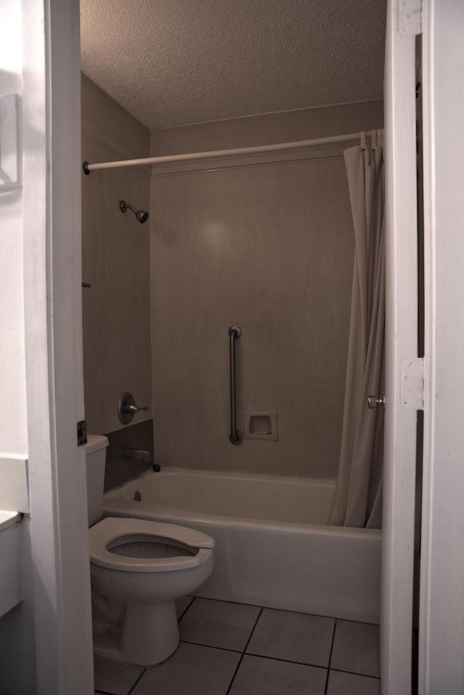 Western Inn photo 7
