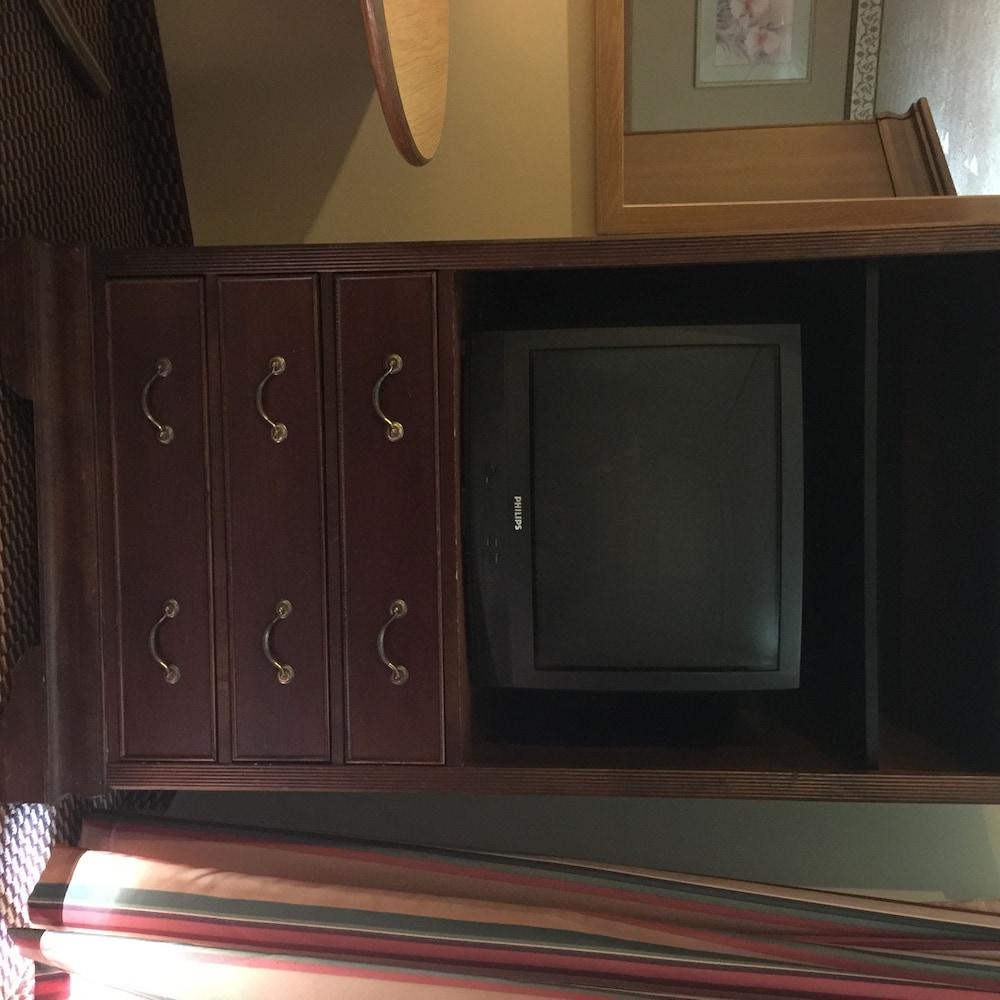 Ashland Inn photo 40