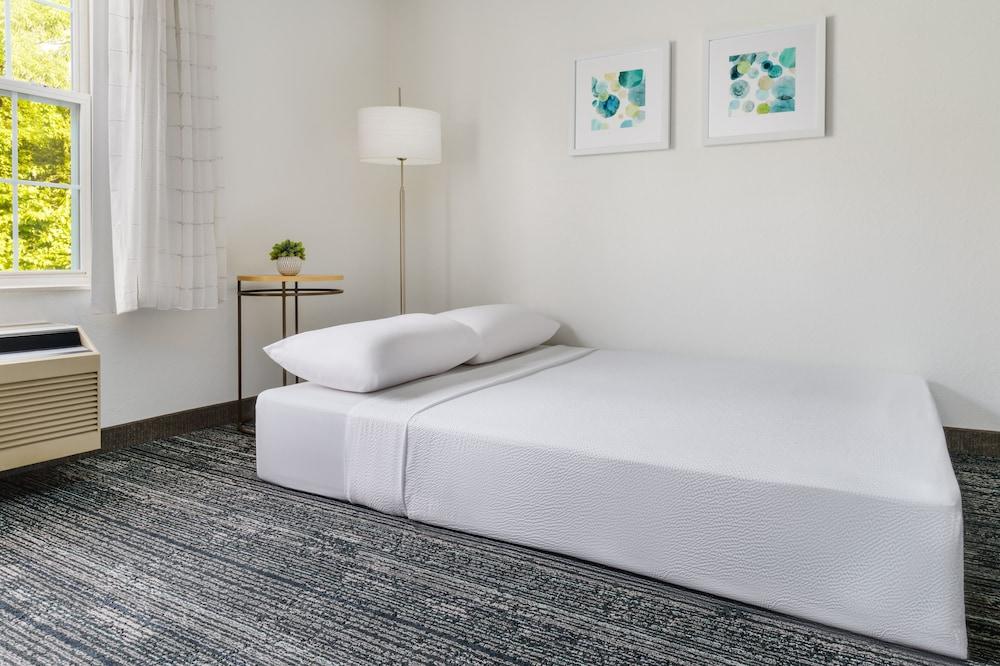 TownePlace Suites by Marriott Manchester photo 6