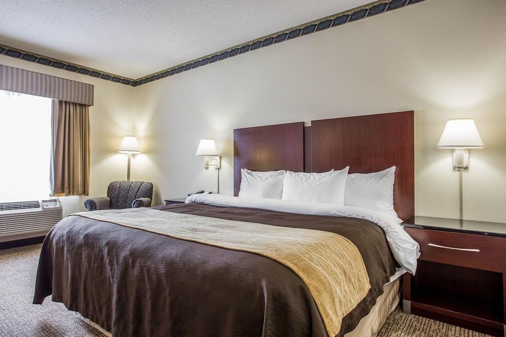 Comfort Inn & Suites Ft. Jackson Maingate photo 9