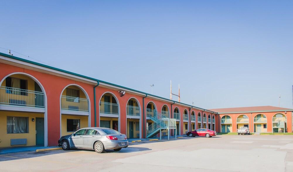 Express Inn Gulf Bank photo 37