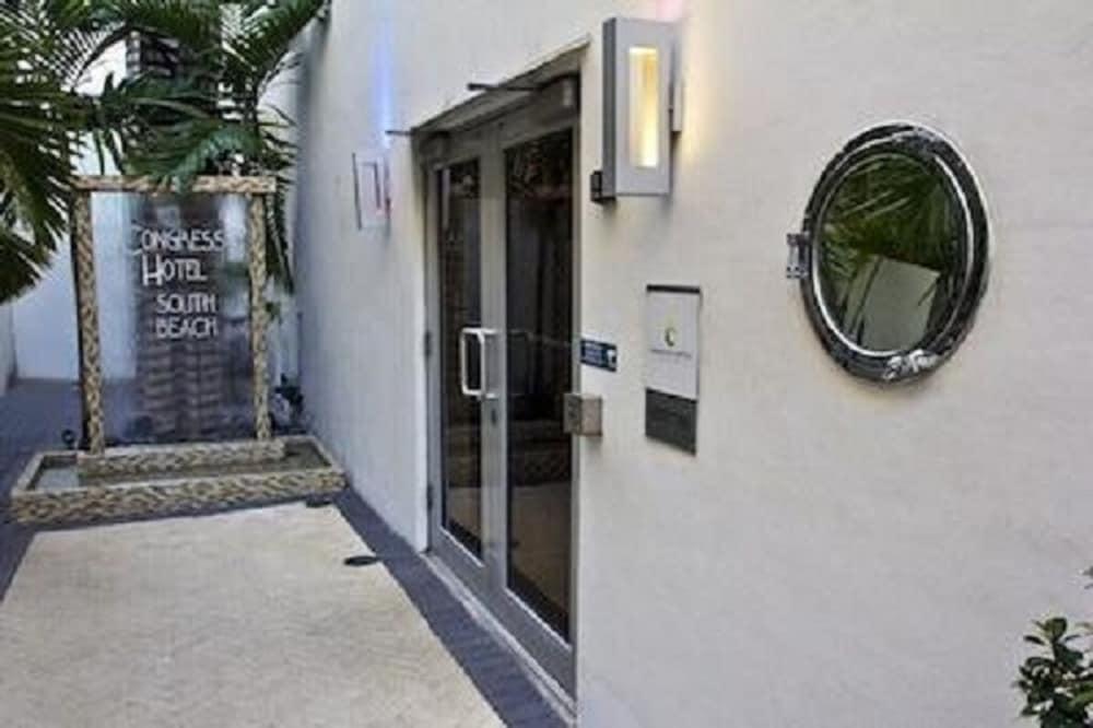 Ocean Drive Studios Beach Front photo 10
