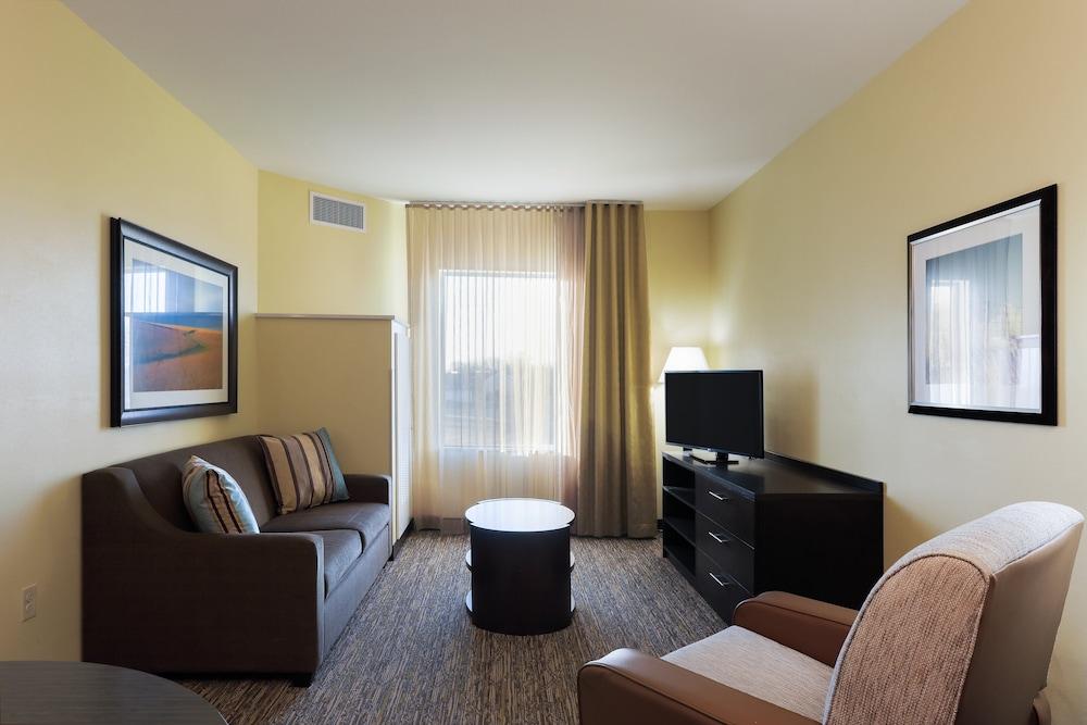 Candlewood Suites Lenexa - Overland Park Area by IHG photo 12