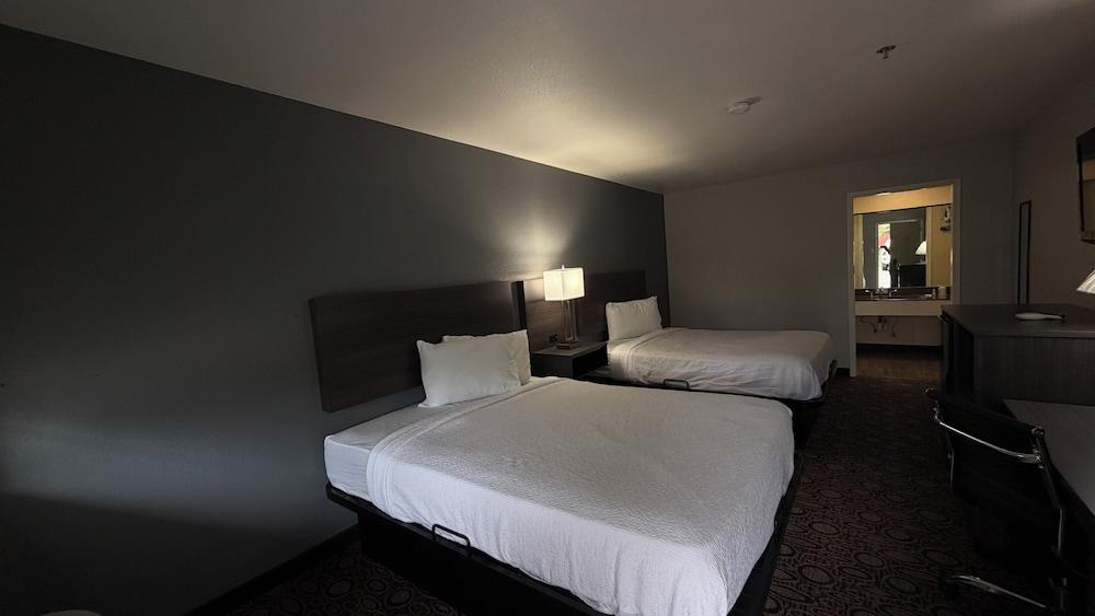 Baymont by Wyndham Willow Park photo 6