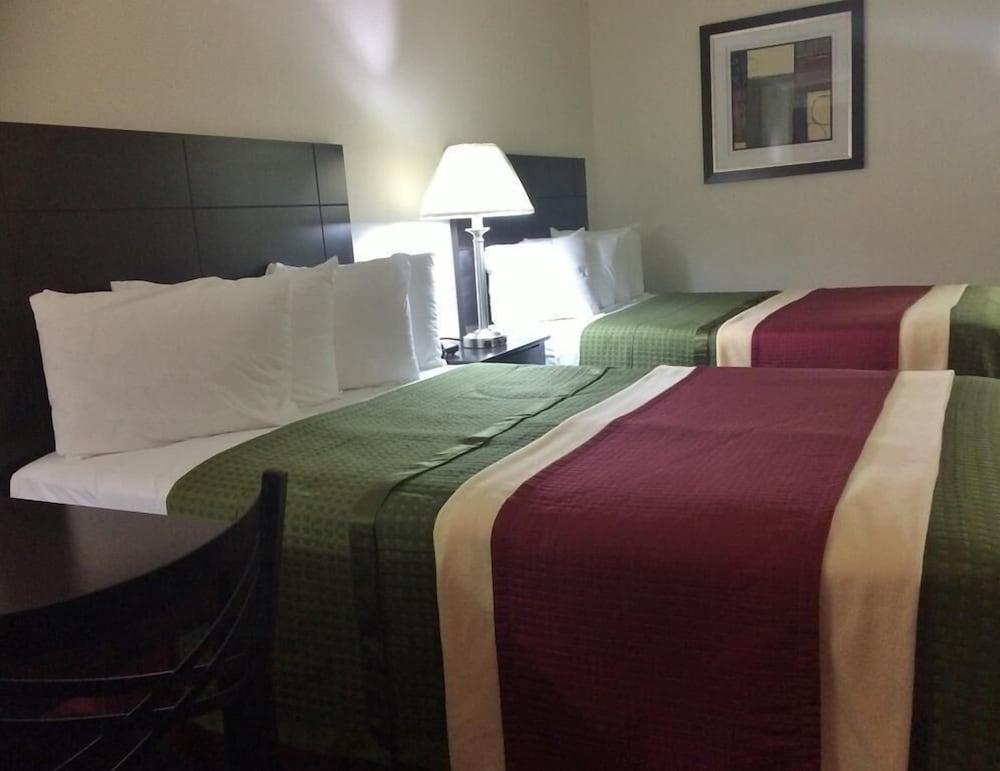 Travel Inn & Suites photo 34