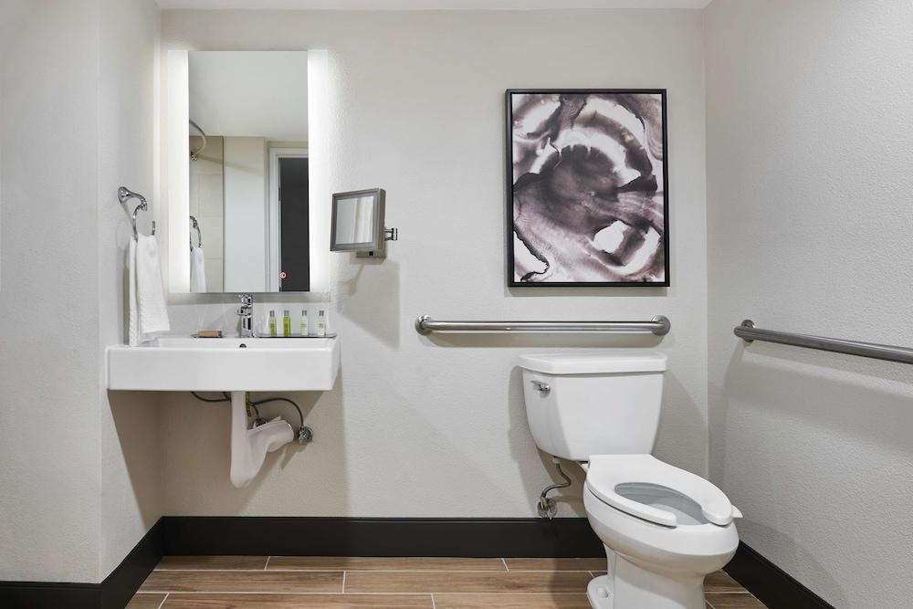 DoubleTree by Hilton Fullerton photo 21