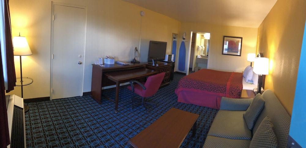 Days Inn by Wyndham Santa Fe New Mexico photo 8