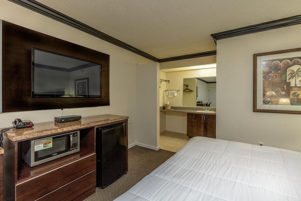 Budget Host Inn photo 14