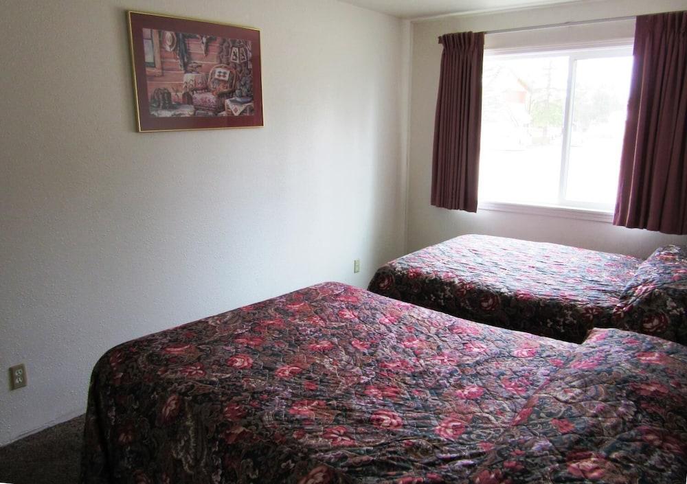 Traveler's Lodge photo 10