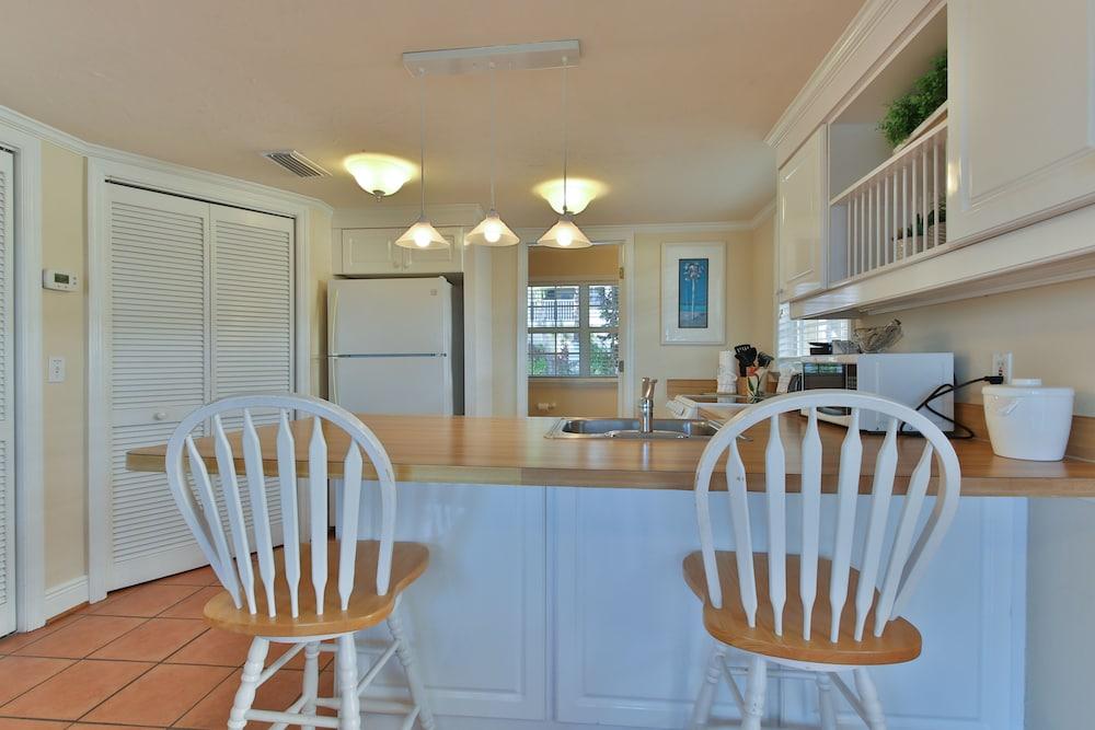 Tortuga Inn Beach Resort photo 46