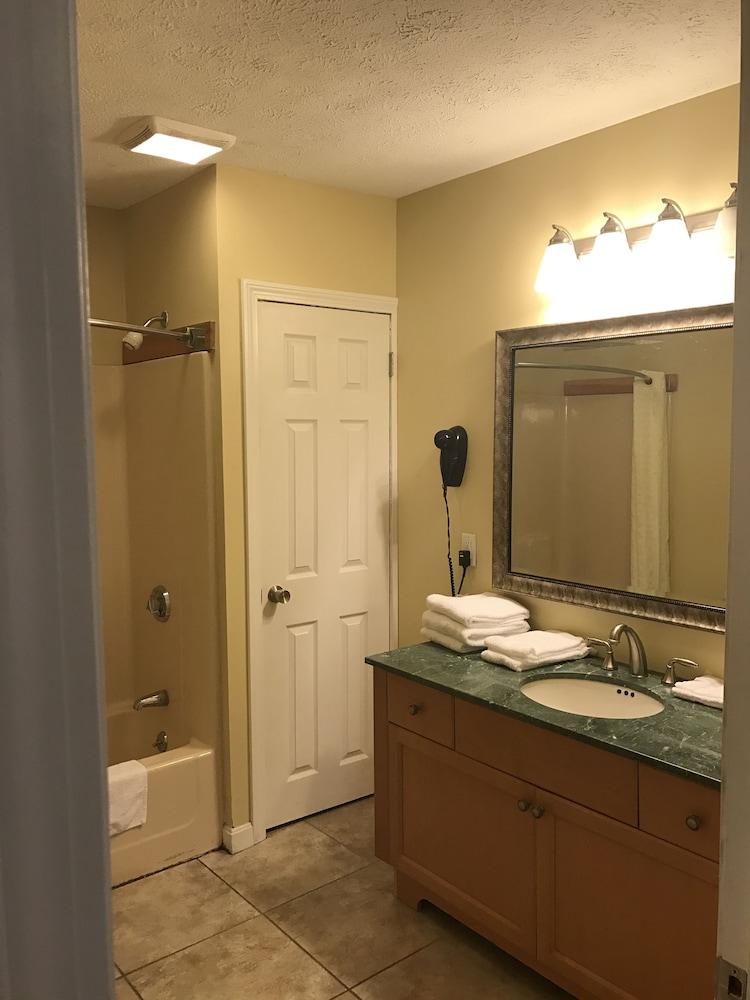 Exit 5 Resort & Condominium photo 6