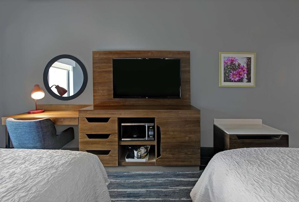 Hampton Inn Weslaco photo 11