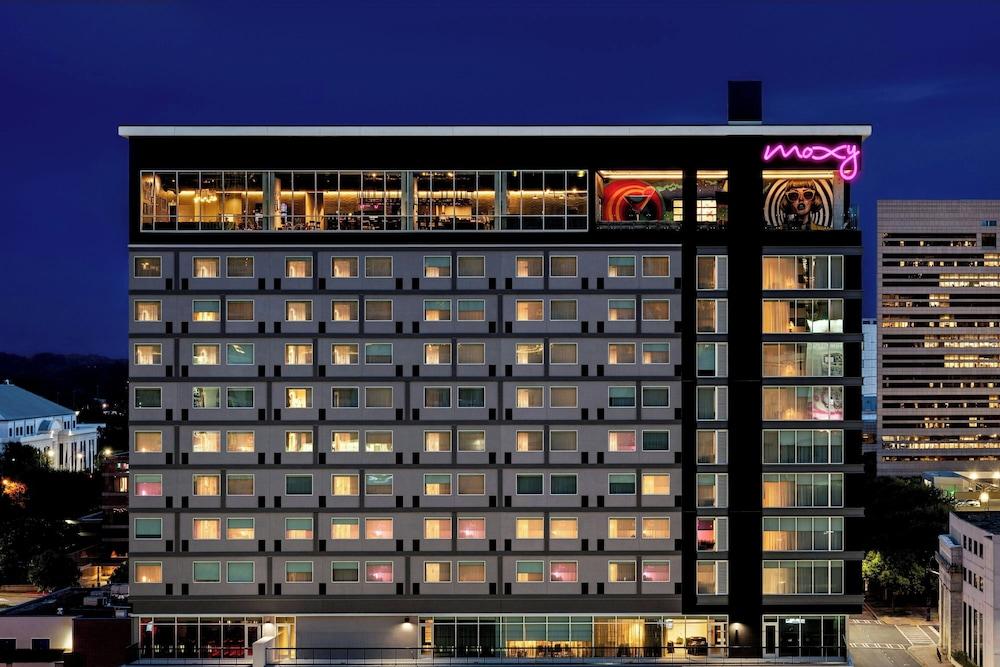Moxy Charlotte Downtown photo 1