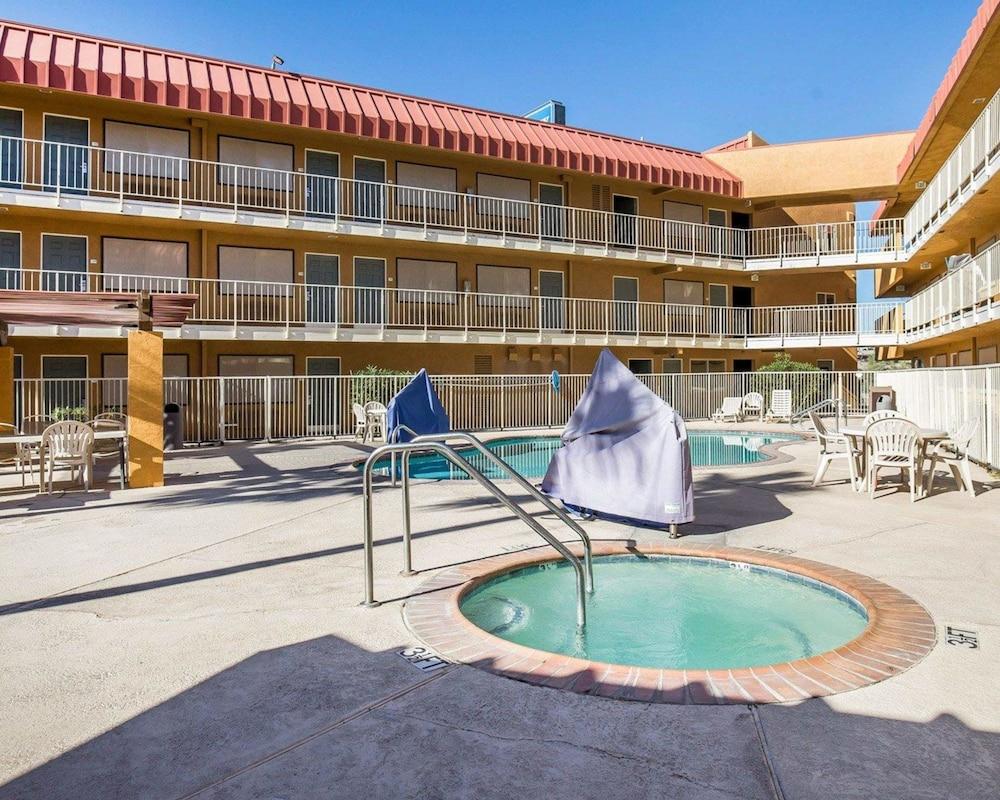 Rodeway Inn & Suites Needles photo 9