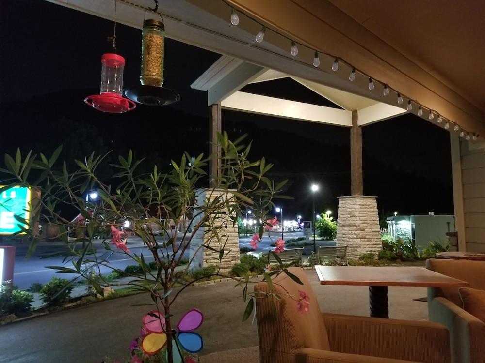 Rolling Hills Lodge photo 5