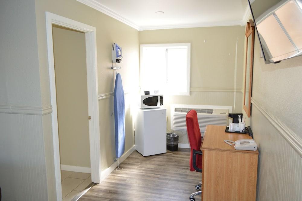 Studio 9 Fort Bragg, LLC. photo 42