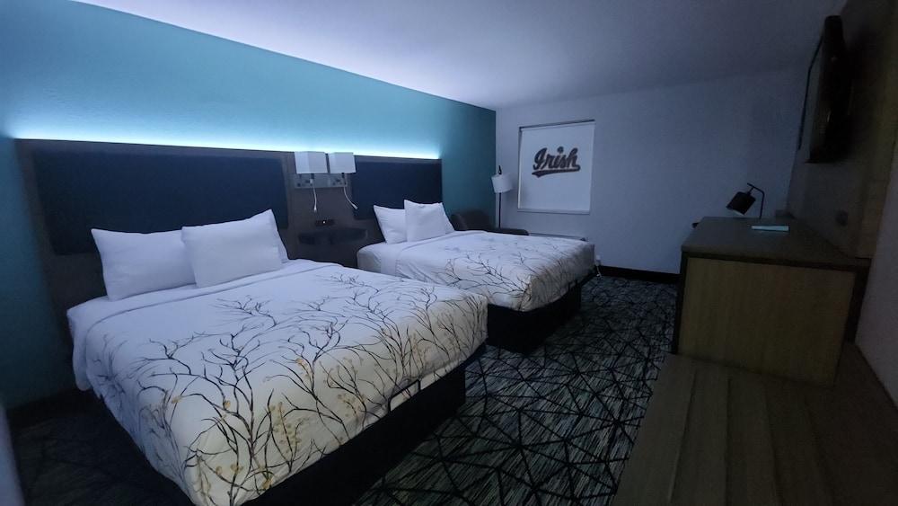 Baymont By Wyndham South Bend photo 7