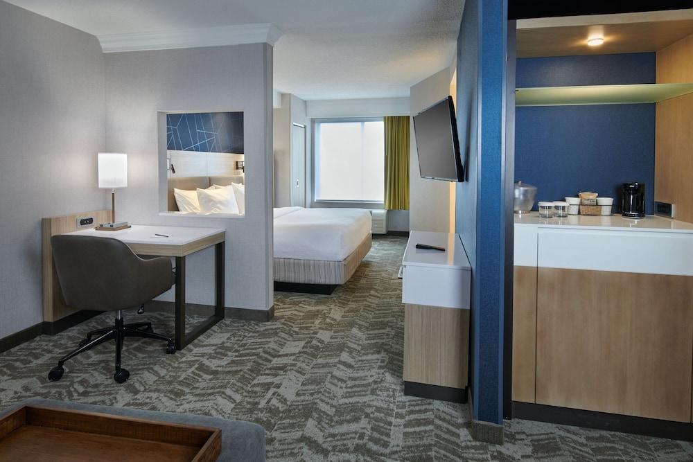SpringHill Suites Detroit Southfield photo 9