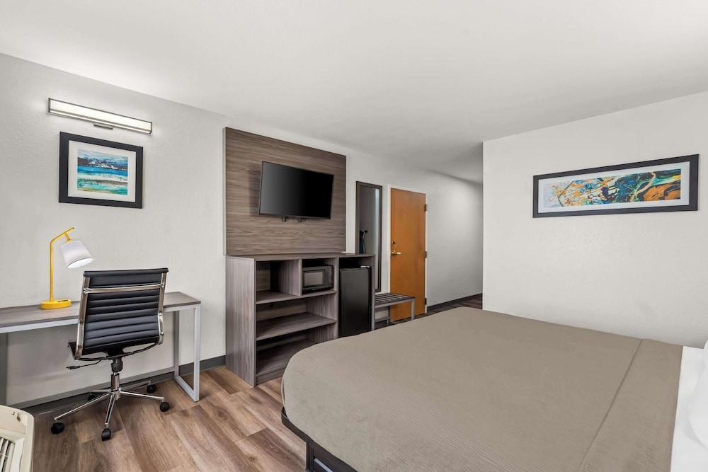 Quality Inn & Suites Biloxi - Ocean Springs photo 28