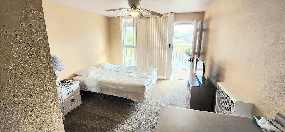 Twin Lakes Inn photo 23