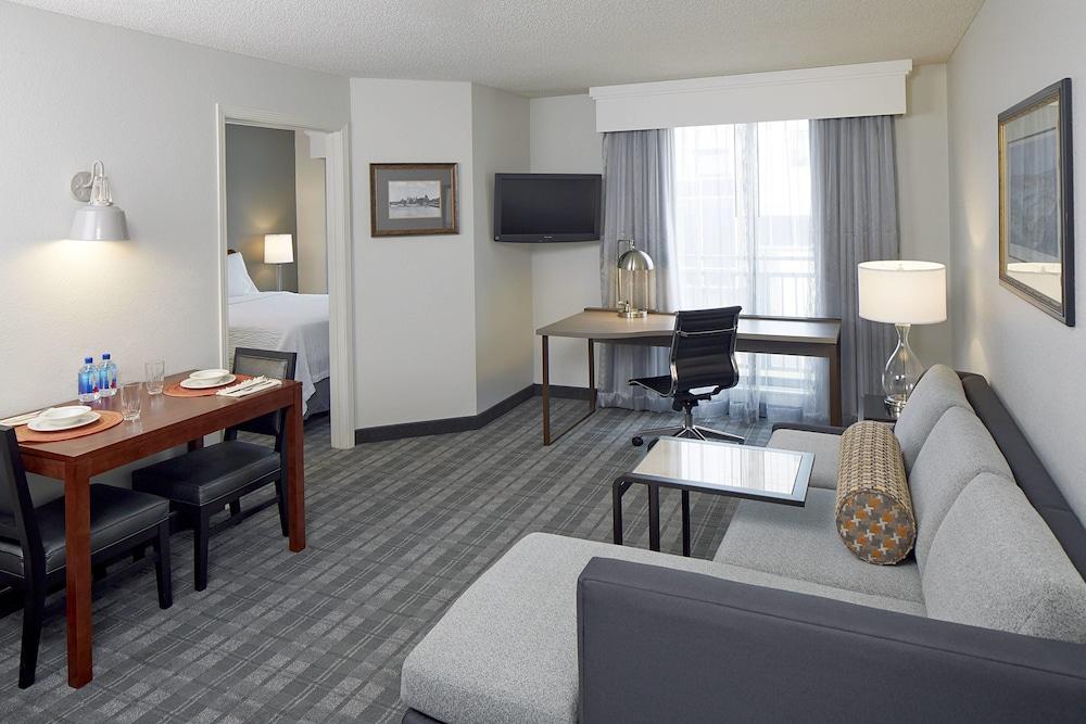 Residence Inn Minneapolis Downtown at The Depot by Marriott photo 6
