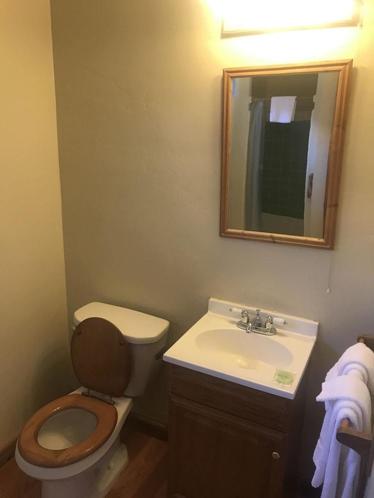Prospector Motel photo 25