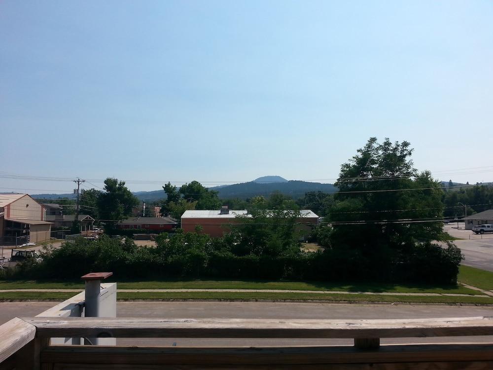 The Crow Peak Lodge photo 13