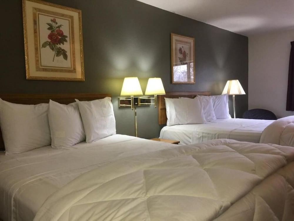 Capital O Amerihost Inn and Suites Fulton Hwy 54 MO photo 15